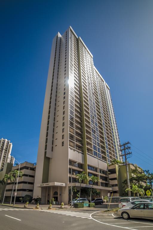 Waikiki Sunset Mountain View Near Beach With Parking Honolulu Exterior photo