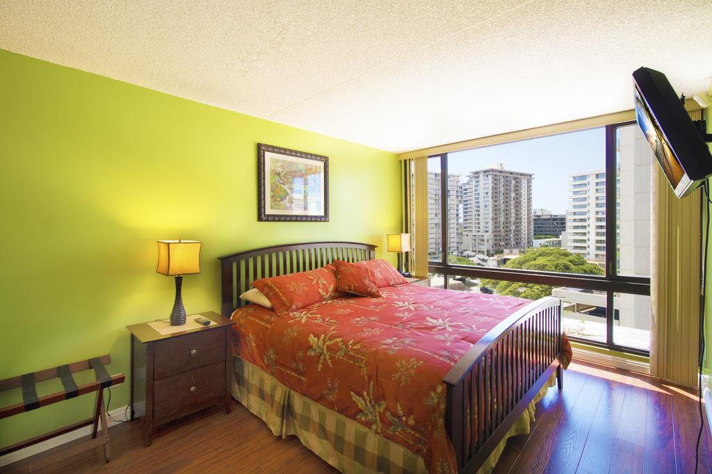 Waikiki Sunset Mountain View Near Beach With Parking Honolulu Exterior photo